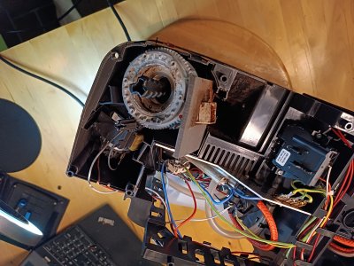 geöffnete Kaffeemaschine Aufgeschraubte Siemens EQ6